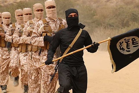 داعش يستعيد مناطق واسعة من بلدة البحرة شرق سوريا