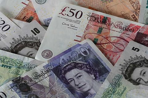 الإسترليني يرتفع بعد مصادقة الاتحاد الأوروبي على اتفاق خروج بريطانيا