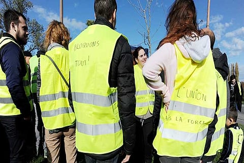 "السترات الصفراء" تستعد لغزو بروكسل.. وفرنسا تبحث عن حل