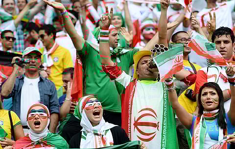 خلو المدرجات من النساء يدفع فيفا لعقاب إيران