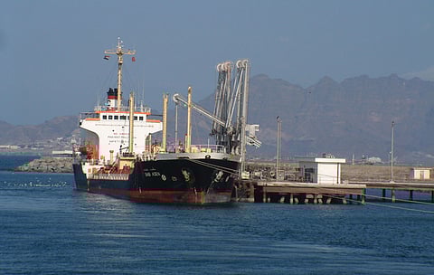 قيادي حوثي: وافقنا على إشراف الأمم المتحدة على ميناء الحديدة