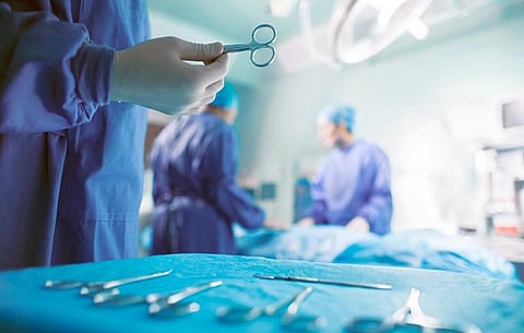 طبيب "سكران" يتسبب في وفاة أم وجنينها بمستشفى هندي