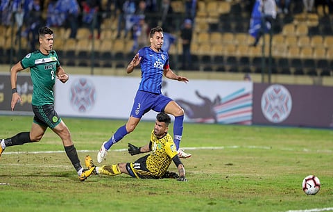 الهلال يقهر النفط العراقي بهدفين ويتأهل إلى ربع نهائي كأس زايد