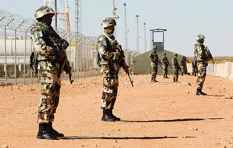 أربعة إرهابيين يسلمون أنفسهم للجيش الجزائري