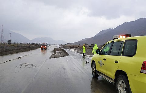 إنقاذ ٤٠ شخصًا في ينبع بمشاركة طيران الأمن.. والبحث عن ثلاثة مفقودين