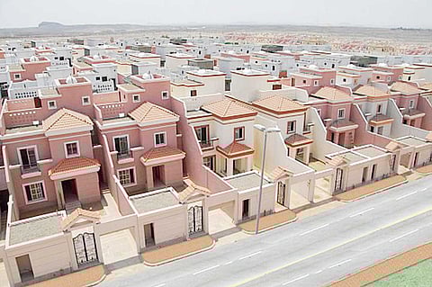 الإسكان تسجل عقود الإيجار العقاري إلكترونيًّا.. والسداد شهريًّا