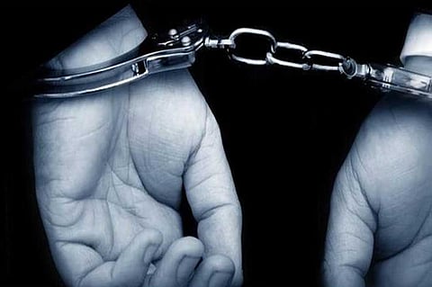 القبض على مواطنَيْن تورطا في السطو المسلح على الأفراد والممتلكات بالرياض