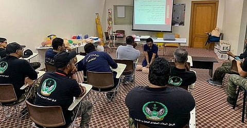 الهلال الأحمر بمكة يُنفذ دورات تدريبية لمتطوعي الدفاع المدني