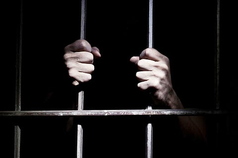 السجن 6 أشهر وغرامة 60 ألف ريال للمتلاعب في نتائج اختبارات الطلبة