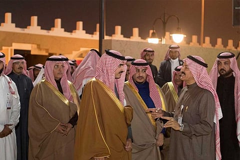 أمير الجوف ونائبه يتفقدان البيت الجوفي في الجنادرية 33