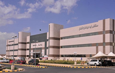 نجاح أول عملية تصحيحية للعمود الفقري بمستشفى أبها للأطفال