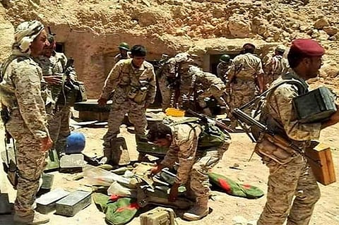 العثور على مخازن أسلحة وخنادق للحوثيين وسط الأحياء السكنية في مديرية باقم بصعدة