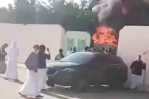 تعليم الرياض يطلع "عاجل" على ملابسات حريق بمدرسةِ ثانوية اليمامة