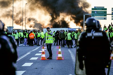 متظاهرو "السترات الصفر" يستعدون للتظاهر في رأس السنة.. والشرطة الفرنسية تحذر