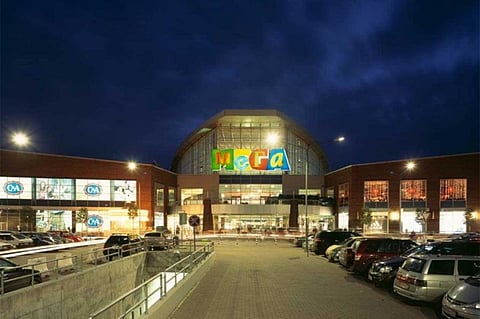 إخلاء 7000 شخص من مركز تجاري بموسكو بعد ورود بلاغ بوجود قنبلة