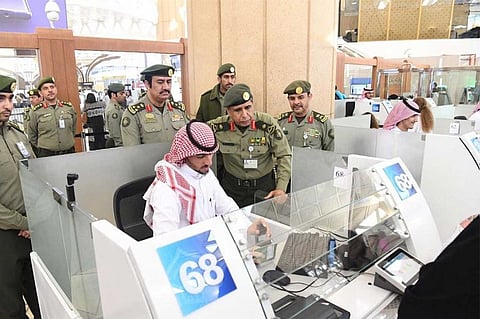 تدشين المرحلة الثانية من الخدمة الذاتية بجوازات مطار الملك خالد الدولي