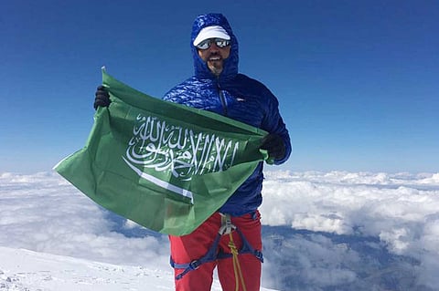المغامر السعودي بدر الشيباني يبدأ تسلق أعلى قمم القطب الجنوبي