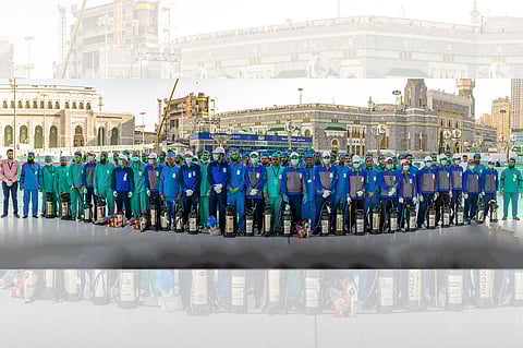 بالصور.. تفاصيل خطة القضاء على حشرة صرار الليل بمحيط المسجد الحرام