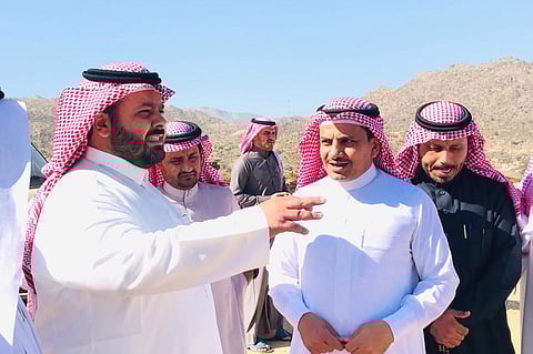 بالصور.. بن لبدة يقف على مشاريع جبال الحشر والجانبة ويطالب بسرعة التنفيذ