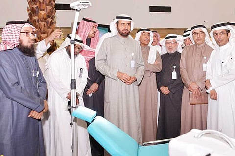 "عيادات متنقّلة" تحارب تسوُّس أسنان الأطفال بمدارس المملكة