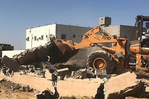 بالصور.. إزالة تعديات على 900 متر مربع بالطائف