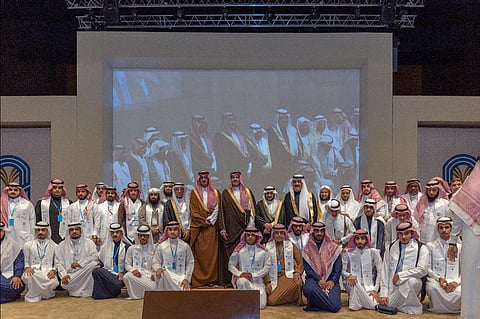 أمير المدينة المنورة: مبادرة «سفراء الوسطية» تحسّن نمط حياة الشباب الجامعي