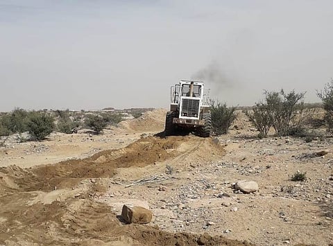 بالصور.. إزالة إحداثات مخالفة على أراضي مشروع الطائف الجديد