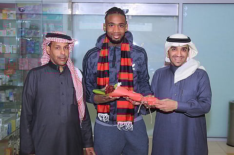 بالصور.. الرائد يتعاقد مع المهاجم البلجيكي مبويو خلفًا لبانجورا