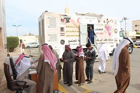 قافلة «نصل لقلوبكم» تُوقِّع الكشف على 1529 زائرًا بالمدينة المنورة