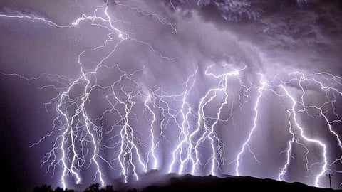 «مدني الباحة» يدعو للحذر من التقلبات الجوية المتوقعة على المنطقة