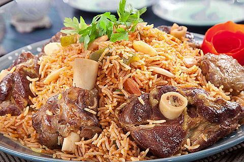 طبيب يحذر من مرض يصيب «مدمني الكبسة»