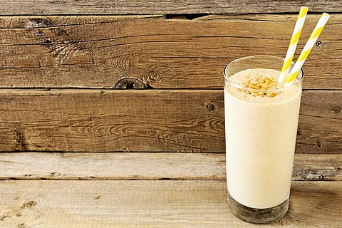 عصير طبيعي يقضي على آلام الركبتين والعمود الفقري