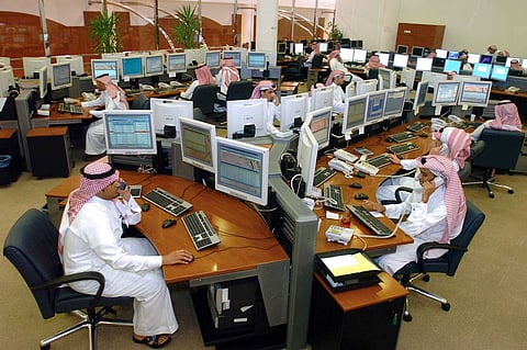 خبير يوضح لـ«عاجل» حالات الإجازات وطريقة احتساب الغياب في لائحة الخدمة المدنية الجديدة