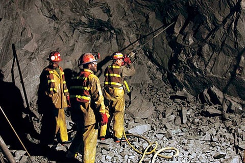 مقتل العشرات في انهيار منجم ذهب غير مرخص بإندونيسيا