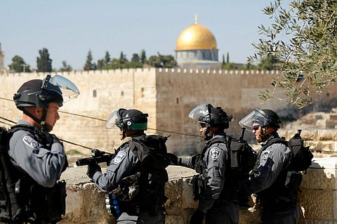 الاحتلال يعتقل محافظ القدس و21 فلسطينيًّا خلال مداهمات واسعة