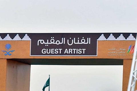بالصور.. أكثر من 55 فنانًا عالميًا في عرض رسم حيّ لزوار فاعلية «الفنان المقيم»