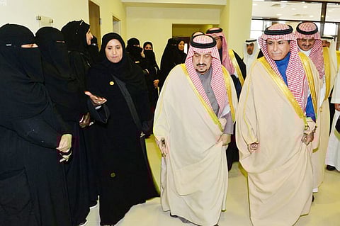 أمير الرياض: المرأة السعودية أثبتت قدرتها على تقديم عمل مثالي