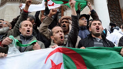 الآلاف يتظاهرون في الجزائر رفضًا لترشّح بوتفليقة لفترة رئاسية خامسة