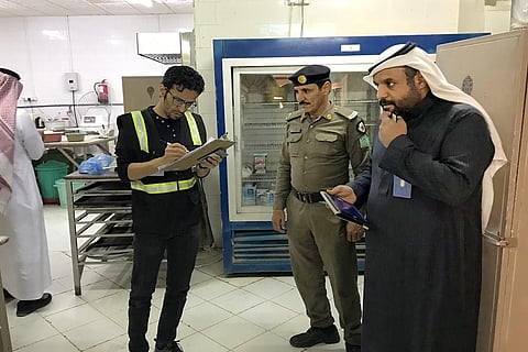 ضبط 211 مخالفة وإنذار 117 مُنشأة في الرياض