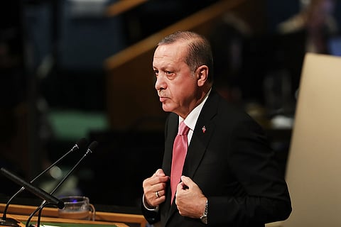 مستشار لأردوغان يخرج عن صمته ويهاجم السلطات التركية