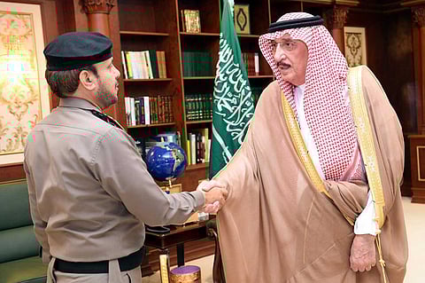 أمير جازان يستقبل مدير الشرطة الجديد ويطالبه ببذل مزيد من الجهد