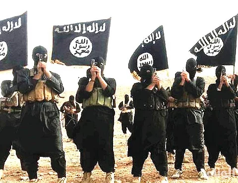 تركيا تخلي سبيل 4 عناصر من «داعش» رغم ضبط أسلحة وذخائر بحوزتهم