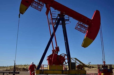 ارتفاع أسعار النفط على خلفية تأكيدات سعودية بخفض الإنتاج