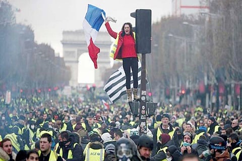 السفارة السعودية بفرنسا تحذر المواطنين من الذهاب إلى الشانزليزيه