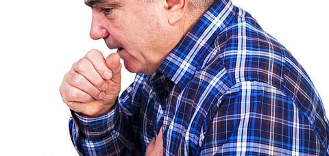 النمر يحذِّر من الكحة المتكررة على المصاب بجلطة القلب