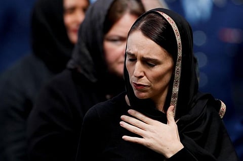 نيوزيلندا تحيي ذكرى مرور أسبوع على مذبحة المسجدين بالصلاة والحجاب والصمت