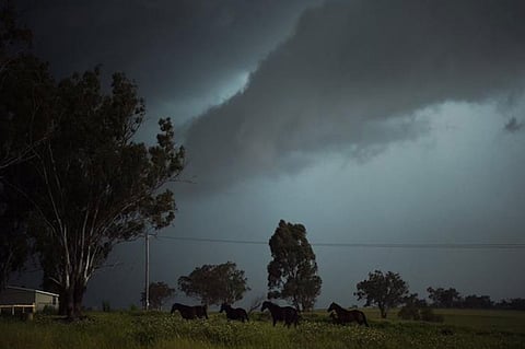 الإعصار «تريفور» يضرب شمال أستراليا بعنف