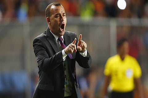 المدير الفني للمنتخب الفنزويلي يستقيل بعد لقائه سفير جوايدو لدى إسبانيا