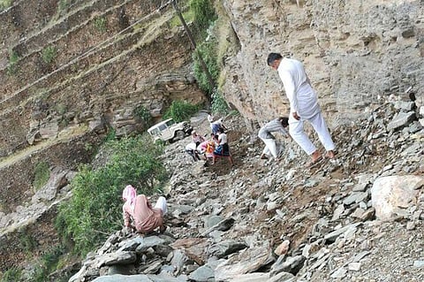 مدارس الداير.. تعسُّف إداري يدفع طالبات طلان إلى هجر مقاعد الدراسة