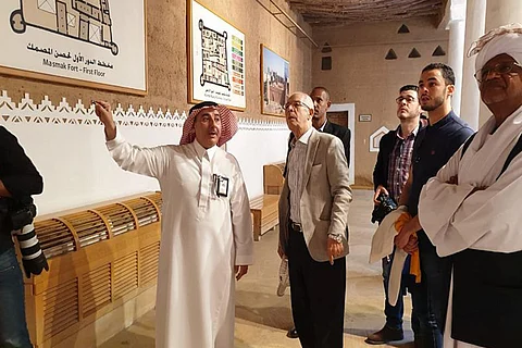 بالصور.. متحف المصمك يُبهر فائزي جائزة الملك فيصل العالمية